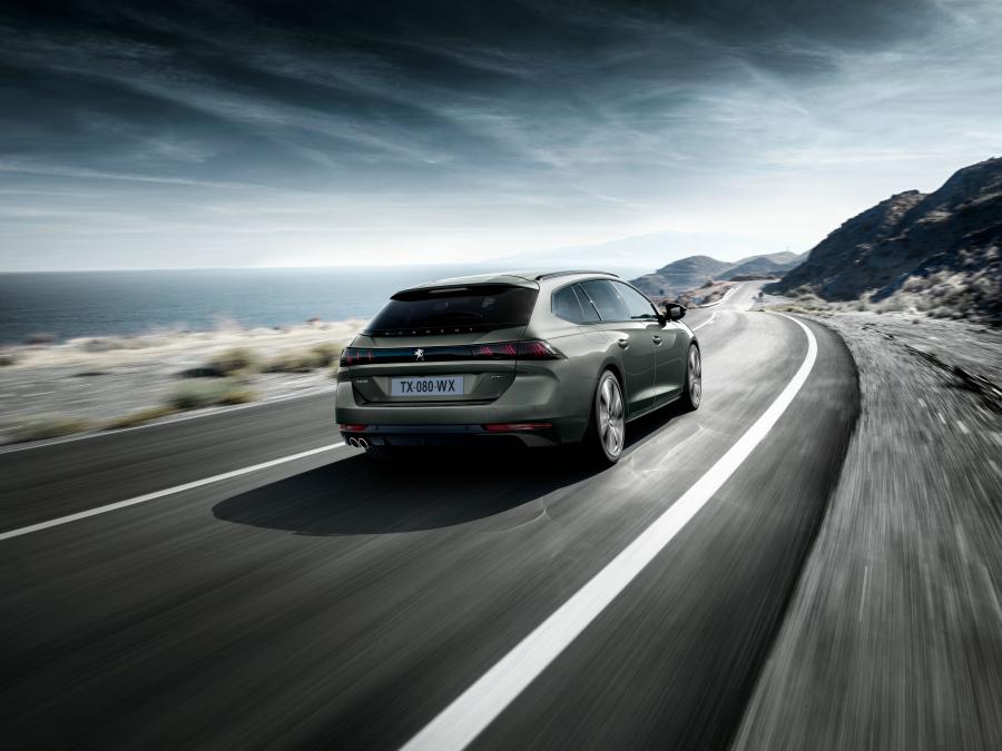  Peugeot 508 SW GT 2018 года  (WW) (фото 13 из 42)